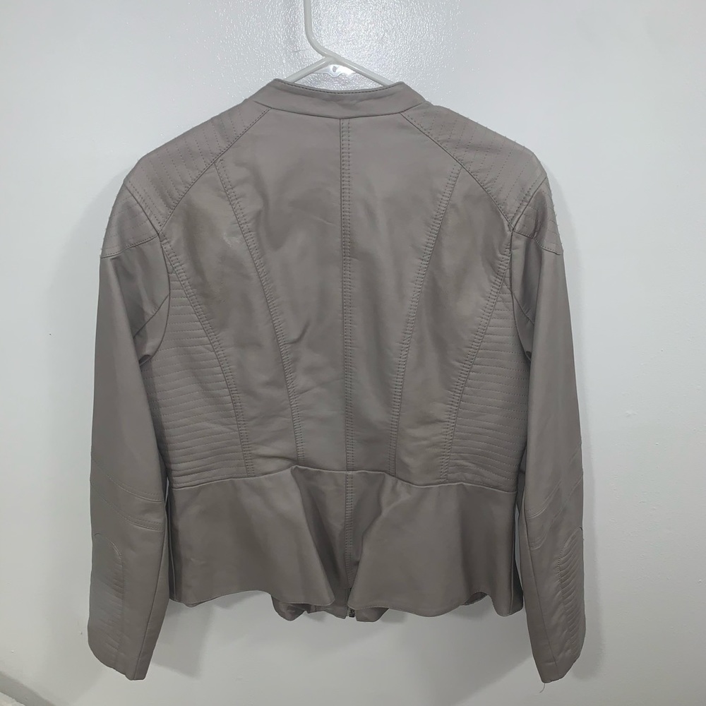 Leather jacket - Picture 3 of 3